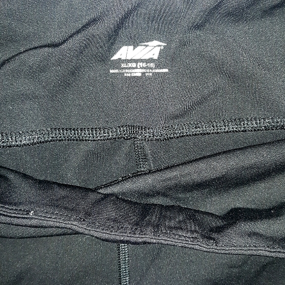 Like New~AVIA Plus Size 16-18 Ladies Athletic Compression Capri~Moisture Wicking - Picture 10 of 16